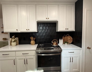 2726 Yale Street - Photo Thumbnail 44