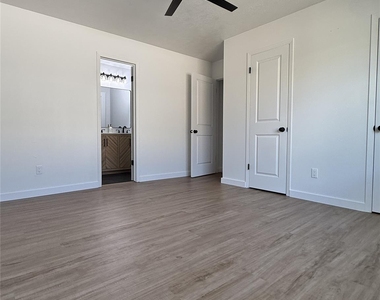 2726 Yale Street - Photo Thumbnail 10