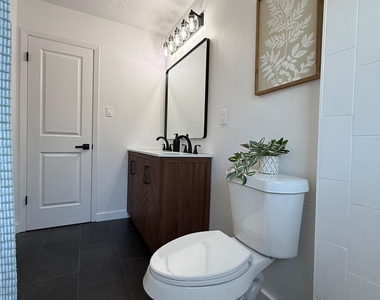 2726 Yale Street - Photo Thumbnail 27