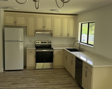 1418 Paley Circle Se - Photo Thumbnail 4