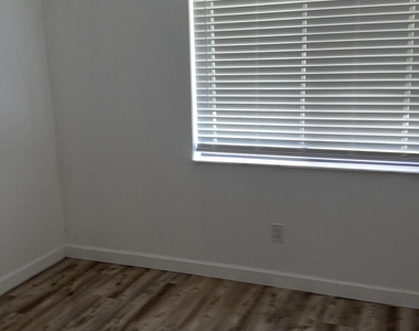 1418 Paley Circle Se - Photo Thumbnail 10