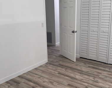 1418 Paley Circle Se - Photo Thumbnail 14