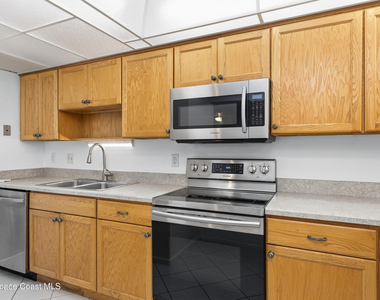 500 Palm Springs Boulevard - Photo Thumbnail 3