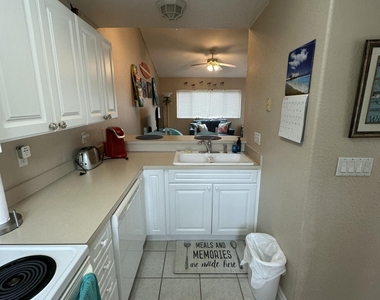 335 Ocean Park Lane - Photo Thumbnail 11