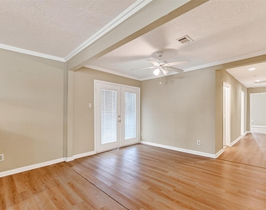 1504 Lawrence Avenue - Photo Thumbnail 24