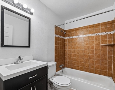 1504 Lawrence Avenue - Photo Thumbnail 34