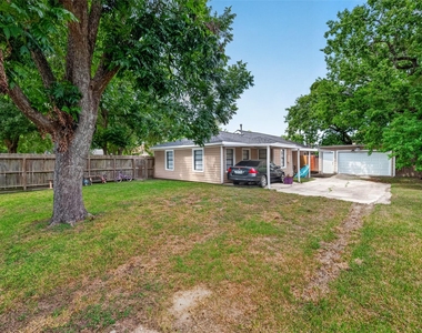 1504 Lawrence Avenue - Photo Thumbnail 37