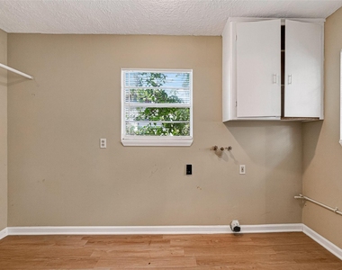 1504 Lawrence Avenue - Photo Thumbnail 32