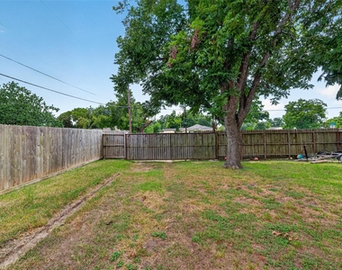 1504 Lawrence Avenue - Photo Thumbnail 39