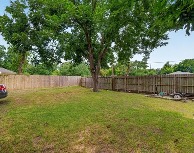 1504 Lawrence Avenue - Photo Thumbnail 35