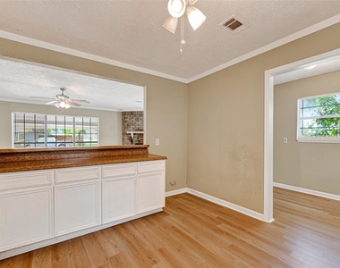 1504 Lawrence Avenue - Photo Thumbnail 28