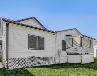 10905 Shady Lane - Photo Thumbnail 1
