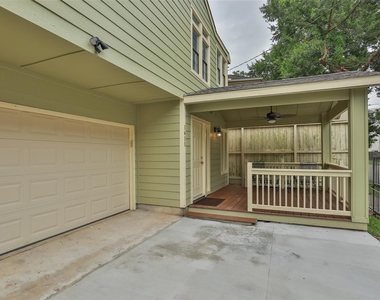 1611 Oakdale Street - Photo Thumbnail 4