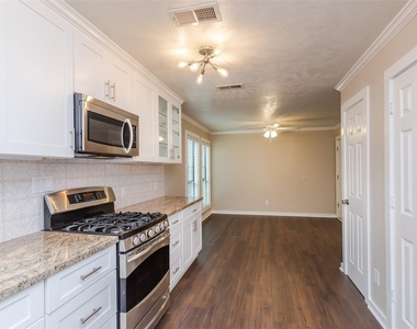 1611 Oakdale Street - Photo Thumbnail 12