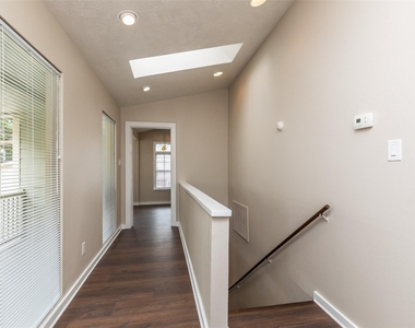 1611 Oakdale Street - Photo Thumbnail 28