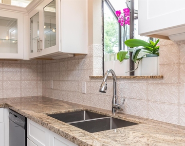 1611 Oakdale Street - Photo Thumbnail 16