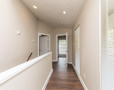 1611 Oakdale Street - Photo Thumbnail 27