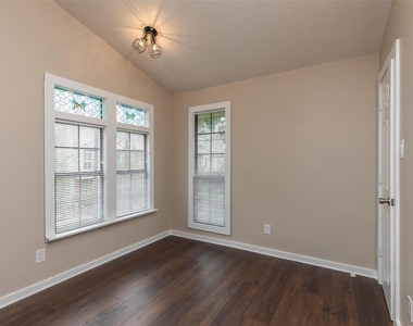 1611 Oakdale Street - Photo Thumbnail 24