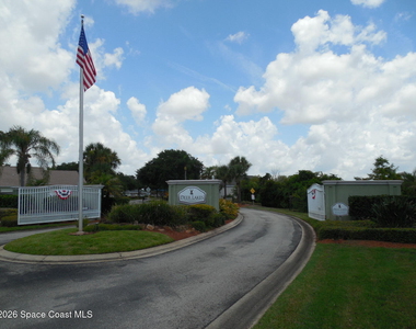 5272 Outlook Drive - Photo Thumbnail 5