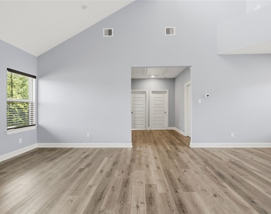 8419 Observatory Street - Photo Thumbnail 13