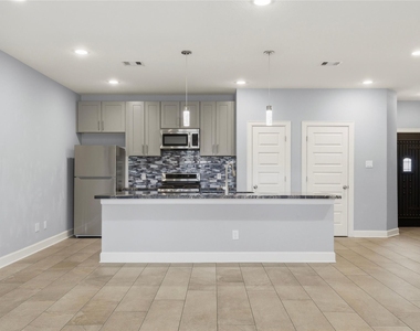 8419 Observatory Street - Photo Thumbnail 7