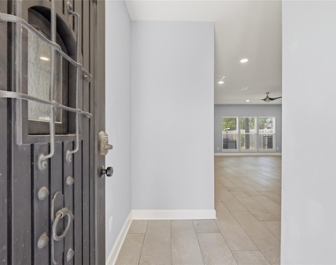 8419 Observatory Street - Photo Thumbnail 3