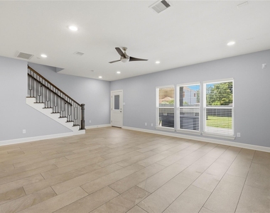 8419 Observatory Street - Photo Thumbnail 5