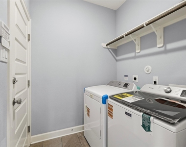 8419 Observatory Street - Photo Thumbnail 25