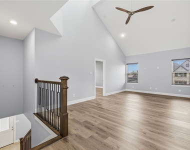 8419 Observatory Street - Photo Thumbnail 11
