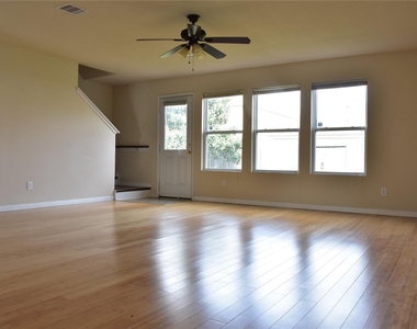 3610 Barkers Crossing Avenue - Photo Thumbnail 2