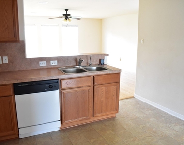 3610 Barkers Crossing Avenue - Photo Thumbnail 7