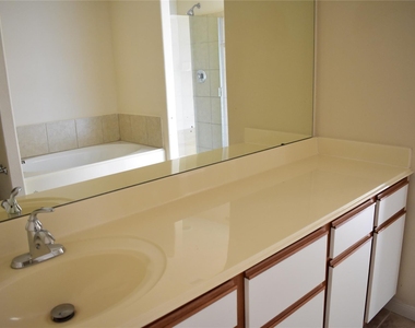 3610 Barkers Crossing Avenue - Photo Thumbnail 17