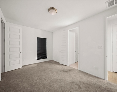 5310 Egret Gable Court - Photo Thumbnail 18