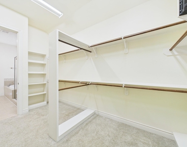 11025 Sherwood Grove - Photo Thumbnail 34