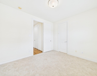 11025 Sherwood Grove - Photo Thumbnail 24