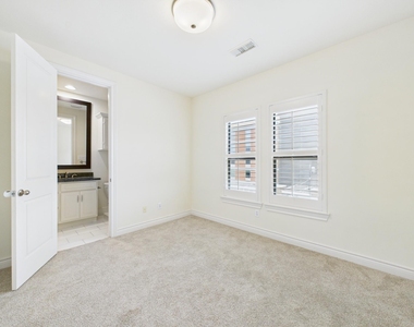 11025 Sherwood Grove - Photo Thumbnail 23