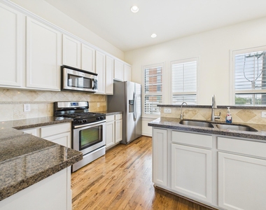 11025 Sherwood Grove - Photo Thumbnail 14