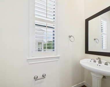11025 Sherwood Grove - Photo Thumbnail 20