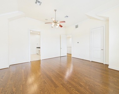 11025 Sherwood Grove - Photo Thumbnail 28