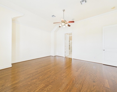 11025 Sherwood Grove - Photo Thumbnail 30