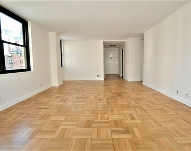 East 49 Street - Photo Thumbnail 1