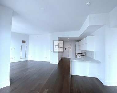 East 44th Street - Photo Thumbnail 2