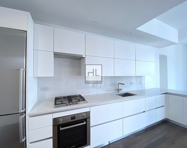 East 44th Street - Photo Thumbnail 1