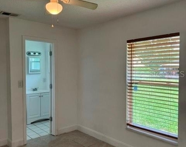 27127 Fernery Avenue - Photo Thumbnail 14