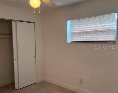 27127 Fernery Avenue - Photo Thumbnail 15