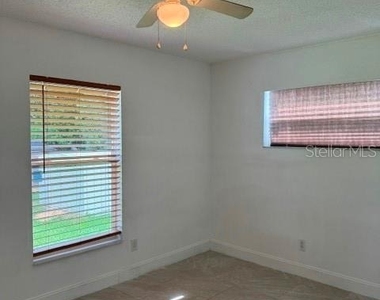 27127 Fernery Avenue - Photo Thumbnail 11