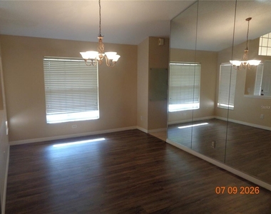 1409 Bent Oaks Boulevard - Photo Thumbnail 8
