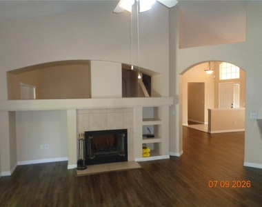 1409 Bent Oaks Boulevard - Photo Thumbnail 11