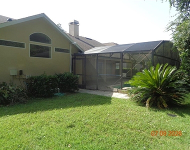 1409 Bent Oaks Boulevard - Photo Thumbnail 3
