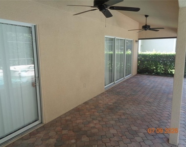 1409 Bent Oaks Boulevard - Photo Thumbnail 5